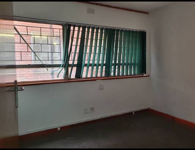 4,228M² FACTORY TO LET IN SACKS CIRCLE INDUSTRIAL